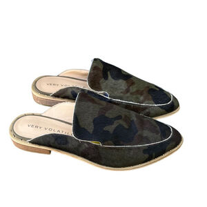 Very Volatile Atwood Green Leather Camo Calf Hair Mules Slip On Size 9
